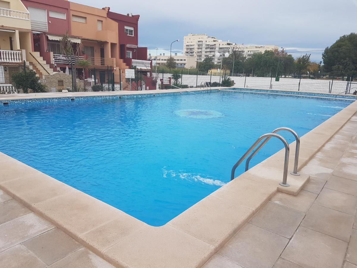 Apartamento Barbacoa, Piscina Y Playa ปวยบลา เด ฟาร์นัลส์ ภายนอก รูปภาพ